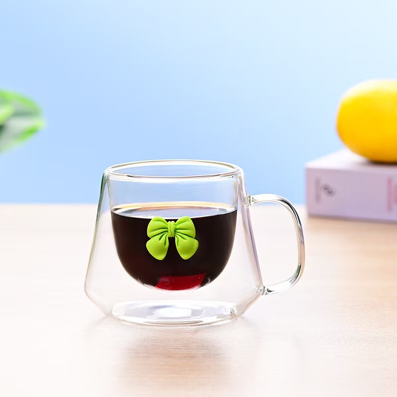 Kişiselleştirilmiş yay düyünləri süd kuboku